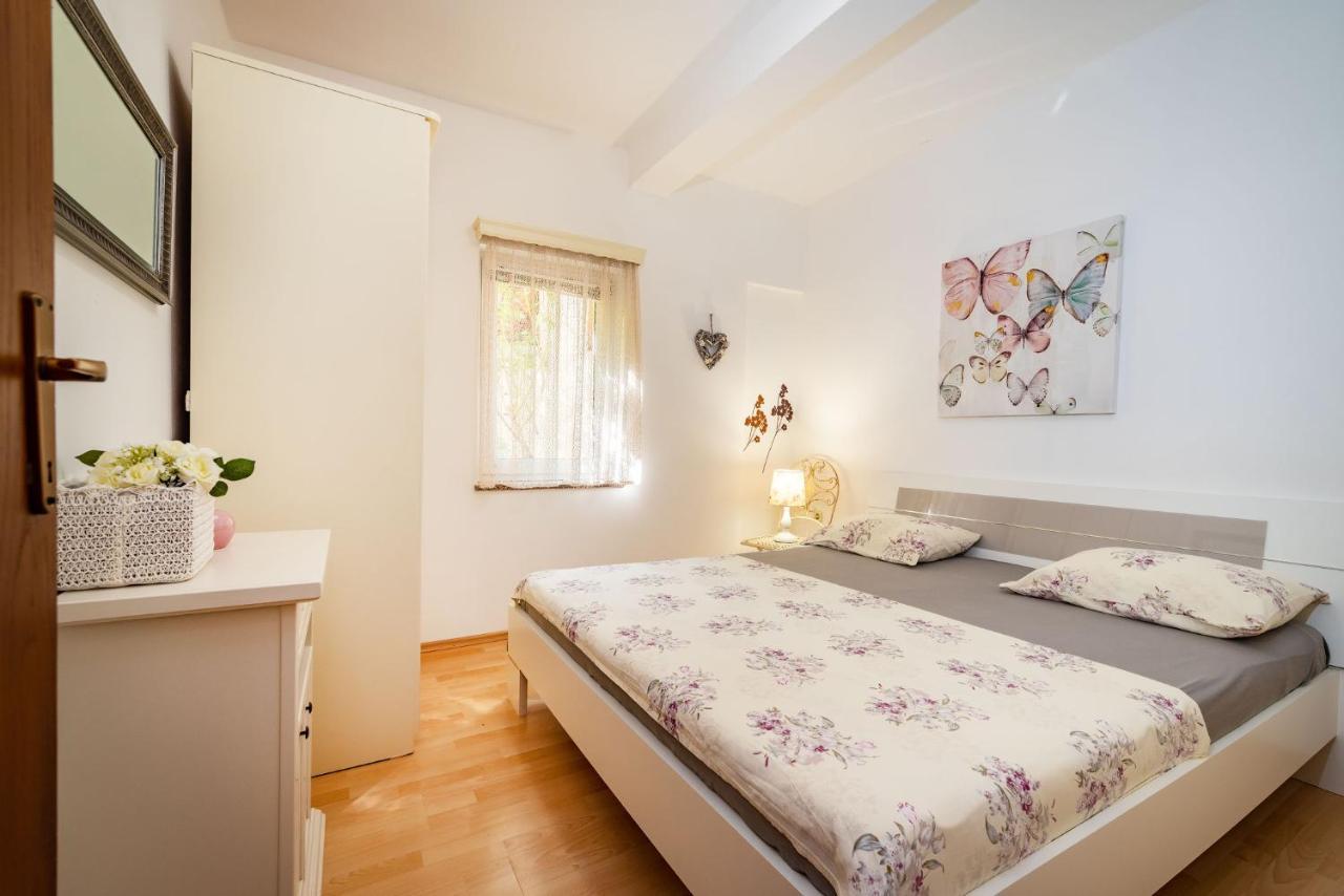 Apartments Milka Povljana Extérieur photo