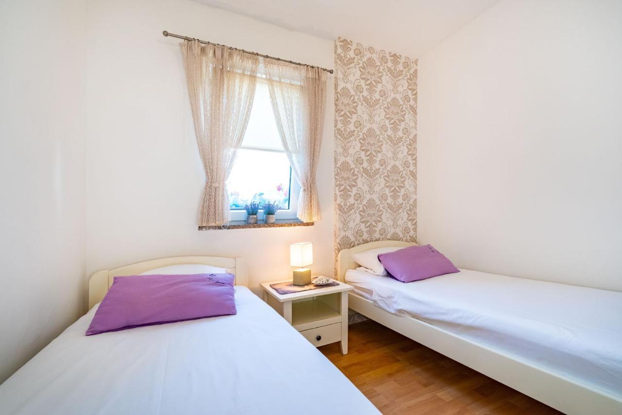 Apartments Milka Povljana Extérieur photo
